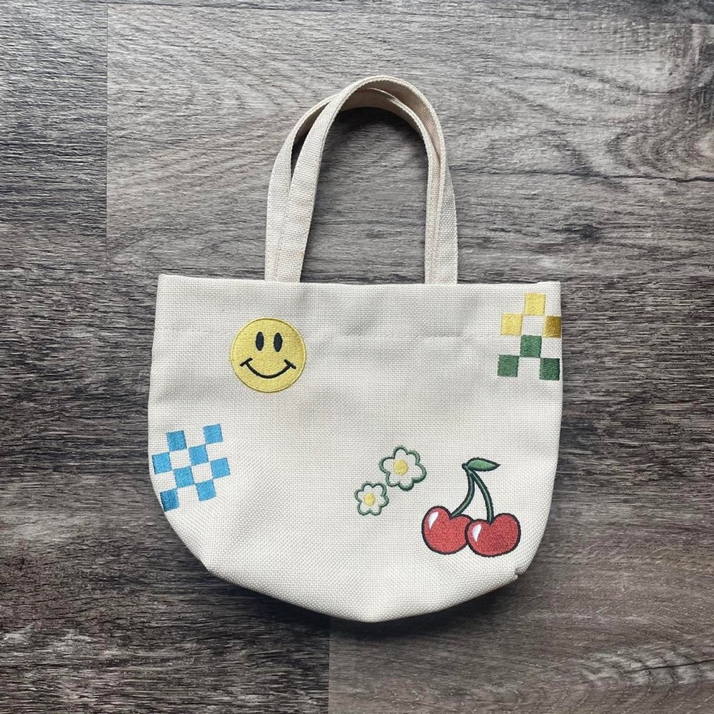 urban outfitters cutie mini bag